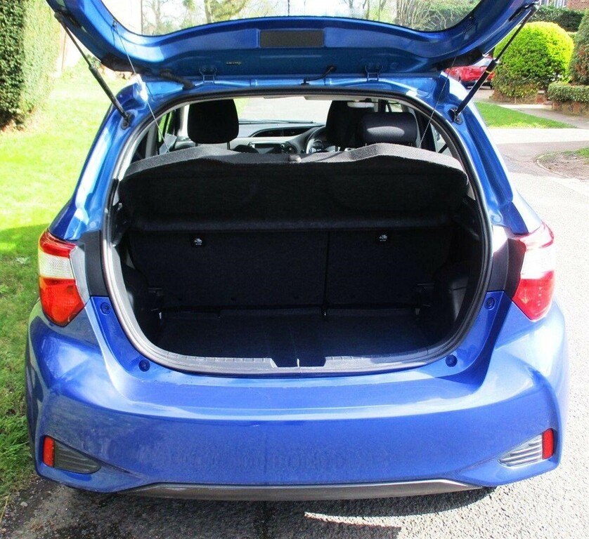 Toyota Yaris Icon Tech Grey #11