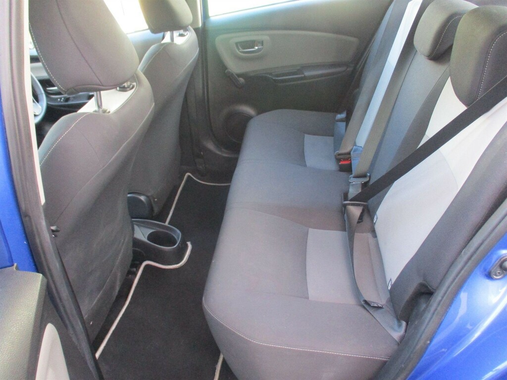 Toyota Yaris Icon Tech Grey #10
