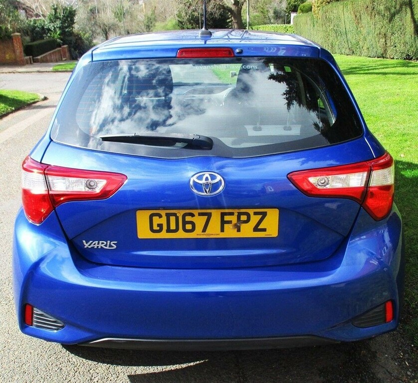 Toyota Yaris Icon Tech Grey #13