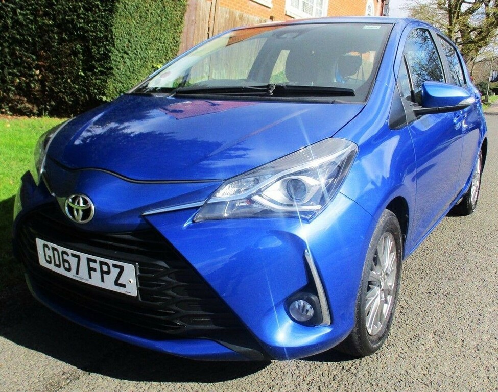 Toyota Yaris Icon Tech Grey #1