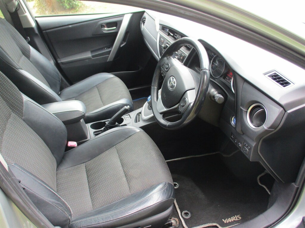 Toyota Auris Dual Vvt-i Icon Hatchback Black #18