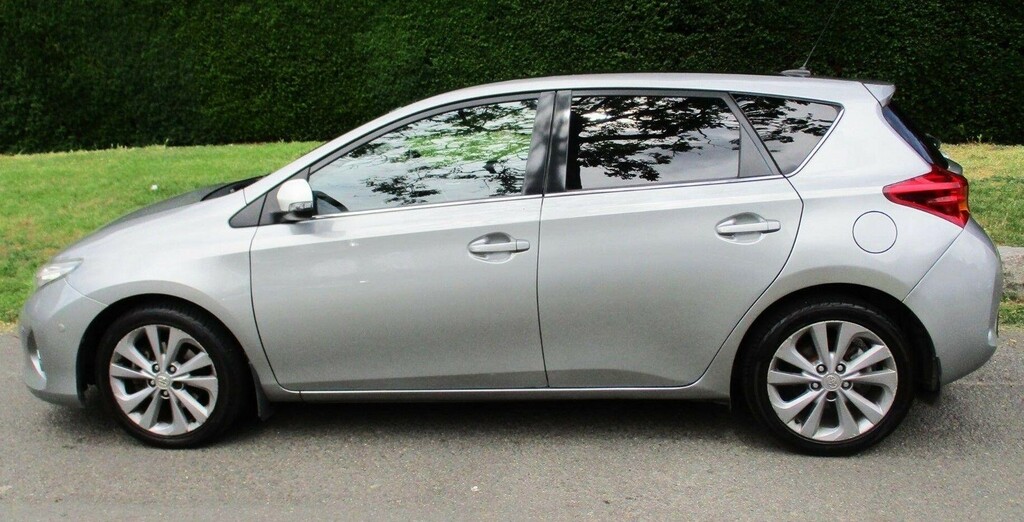 Toyota Auris Dual Vvt-i Icon Hatchback Black #13