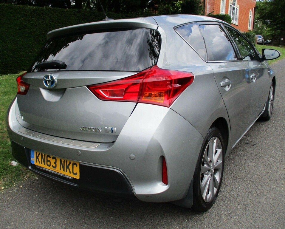 Toyota Auris Dual Vvt-i Icon Hatchback Black #9