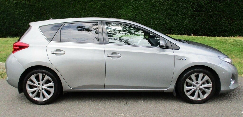 Toyota Auris Dual Vvt-i Icon Hatchback Black #11