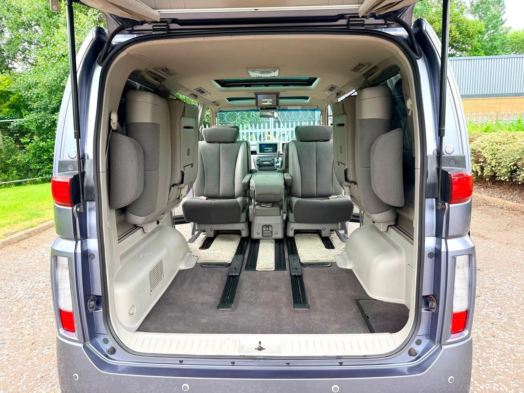 Nissan Elgrand 2003 8 Grey #22