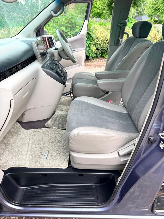 Nissan Elgrand 2003 8 Grey #18