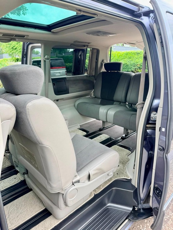 Nissan Elgrand 2003 8 Grey #21
