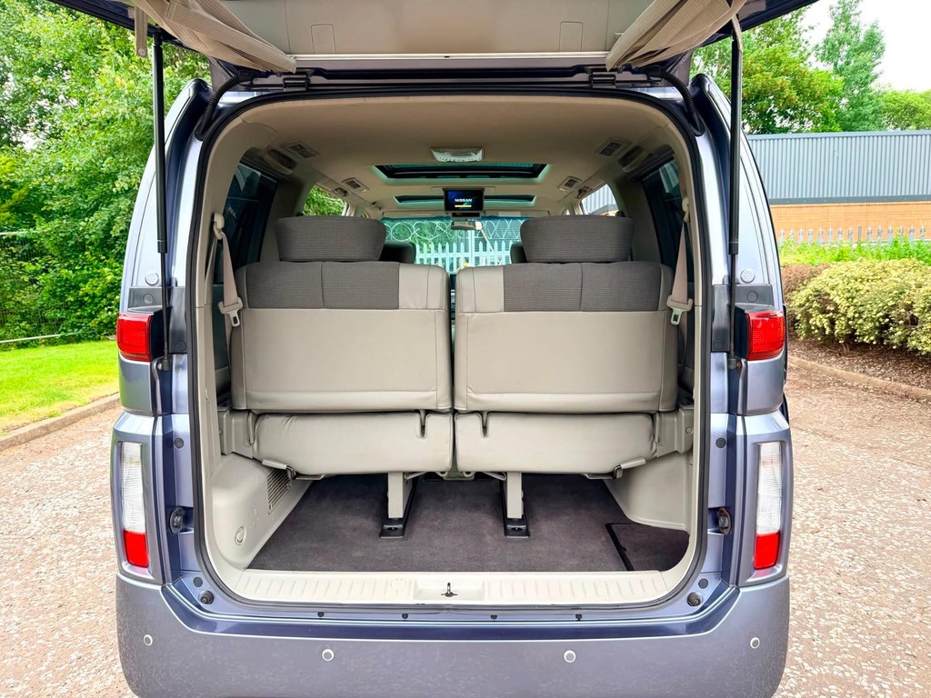 Nissan Elgrand 2003 8 Grey #24