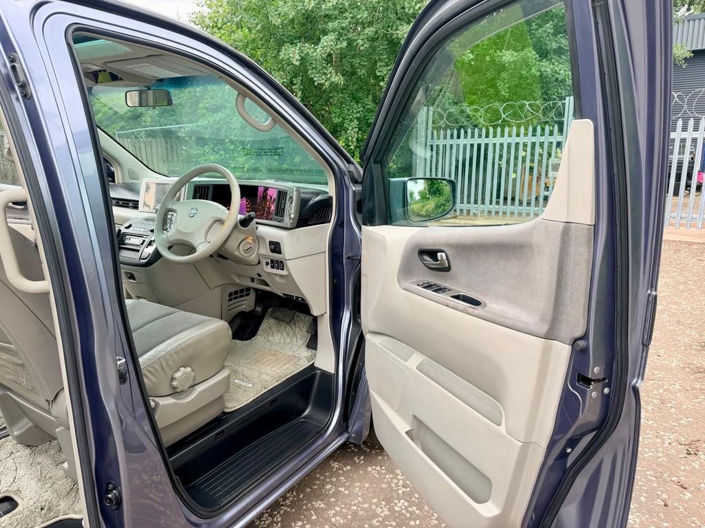Nissan Elgrand 2003 8 Grey #16