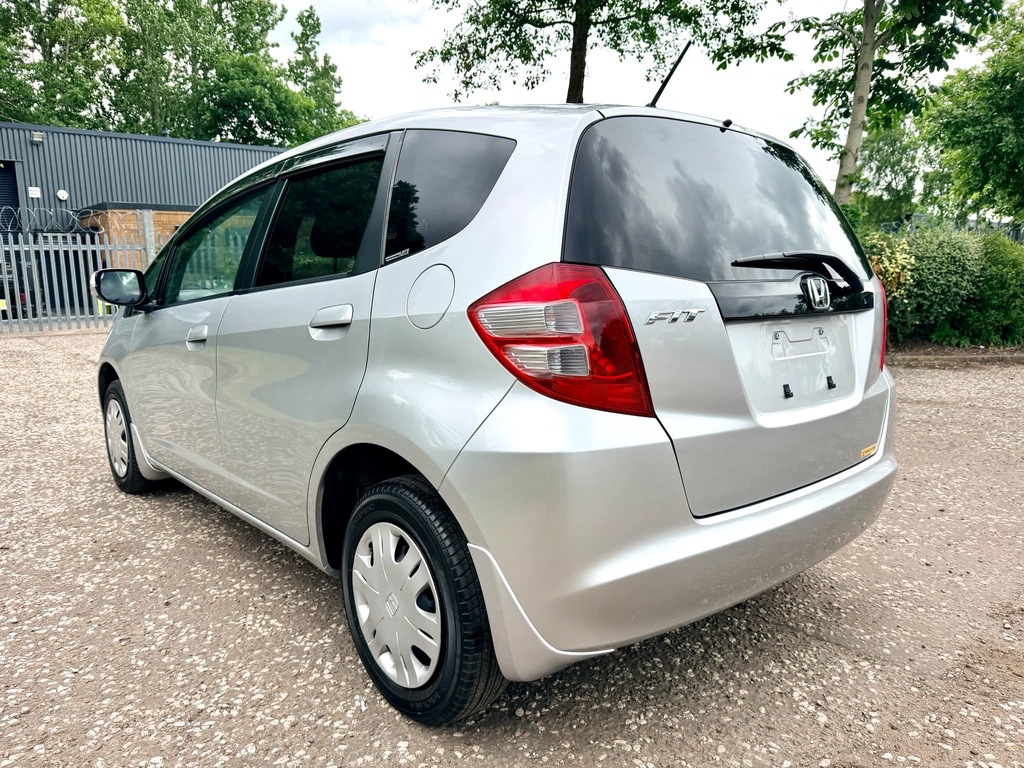 Honda Fit Jazz Fresh Import G Edition 1.3 Hatchback  Silver #4