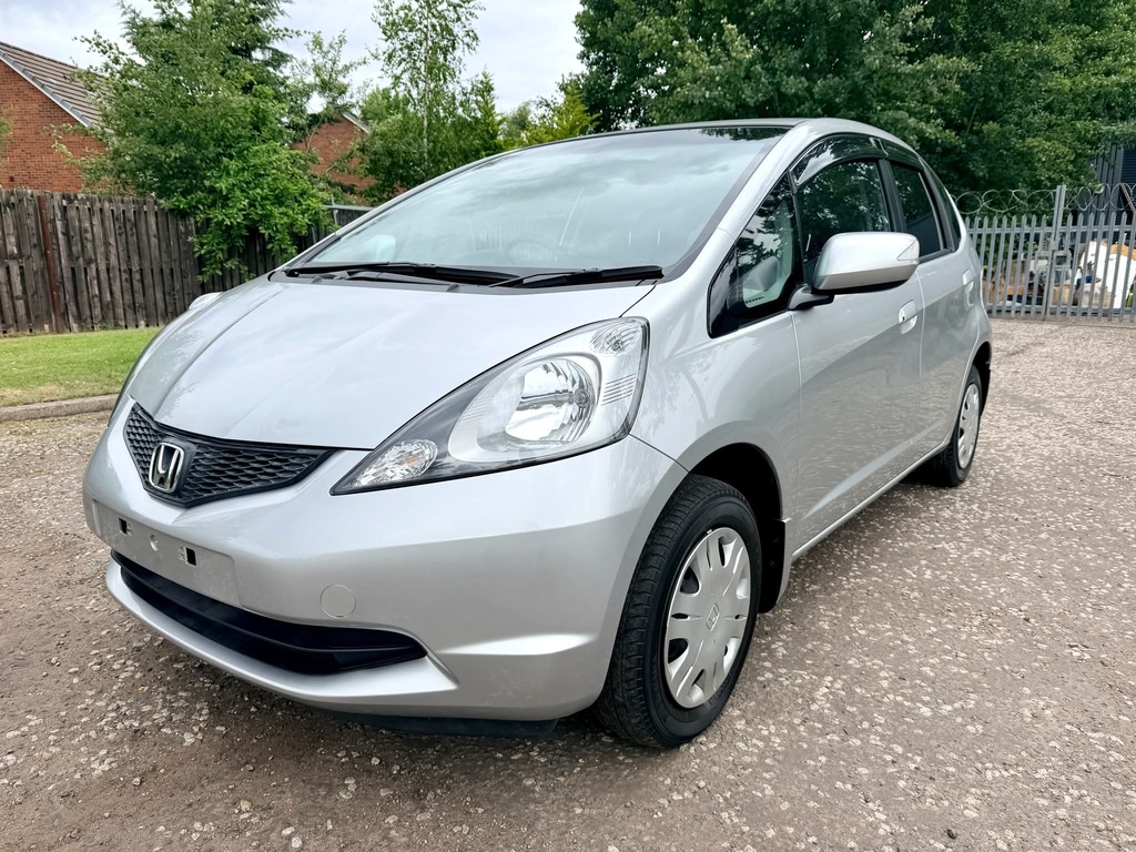 Honda Fit Jazz Fresh Import G Edition 1.3 Hatchback  Silver #3