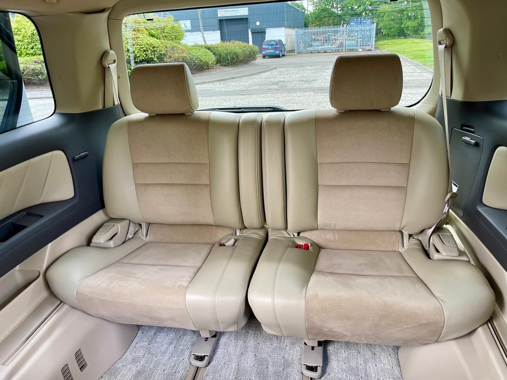 Toyota Alphard #21