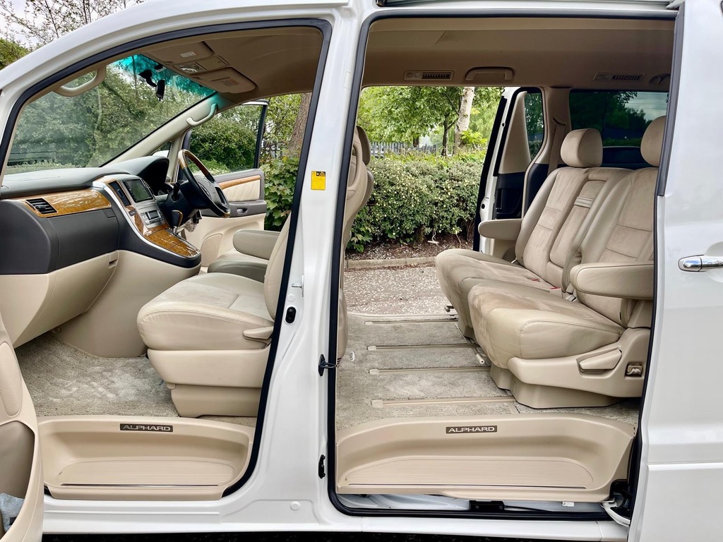 Toyota Alphard #10