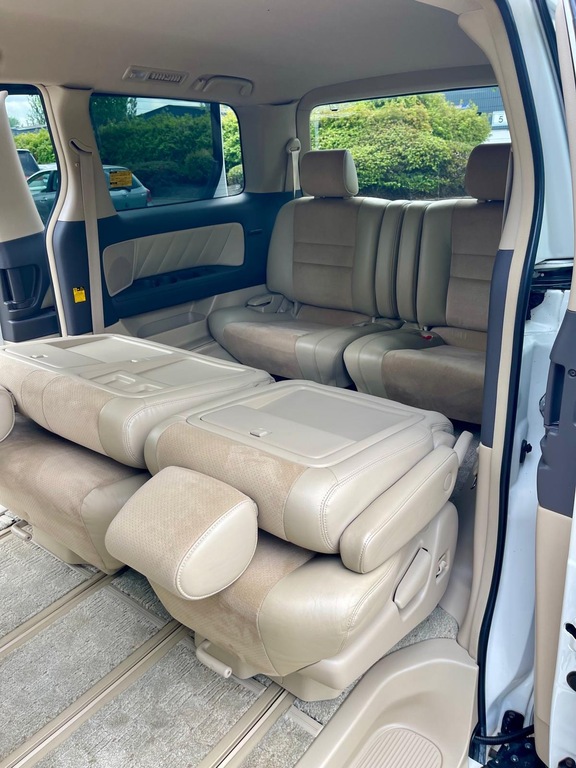 Toyota Alphard #15