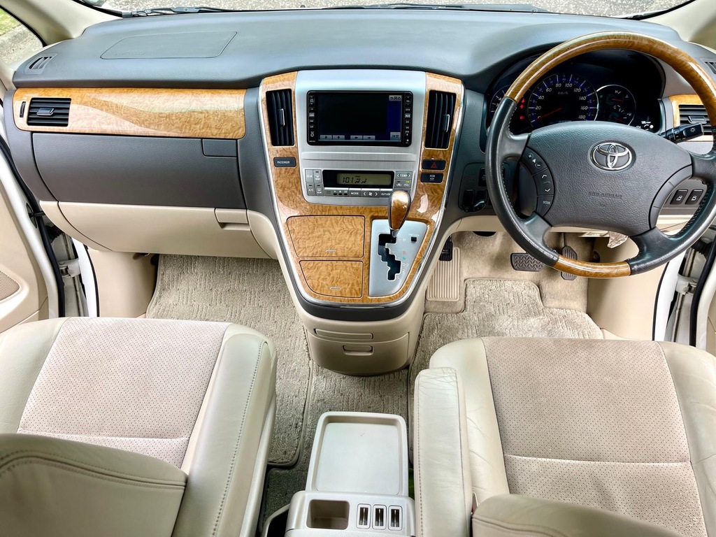 Toyota Alphard #9