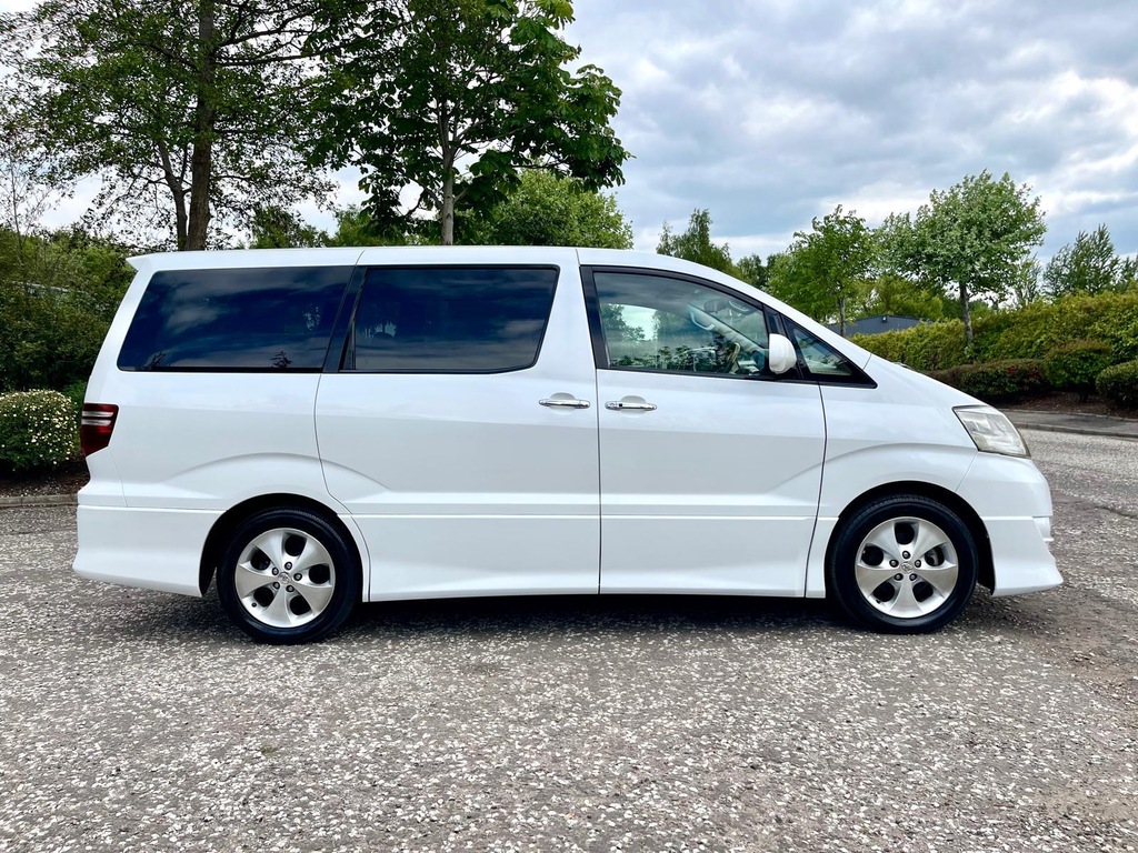 Toyota Alphard #8