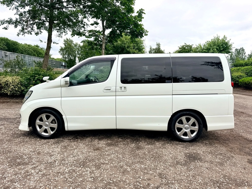 Nissan Elgrand   #8