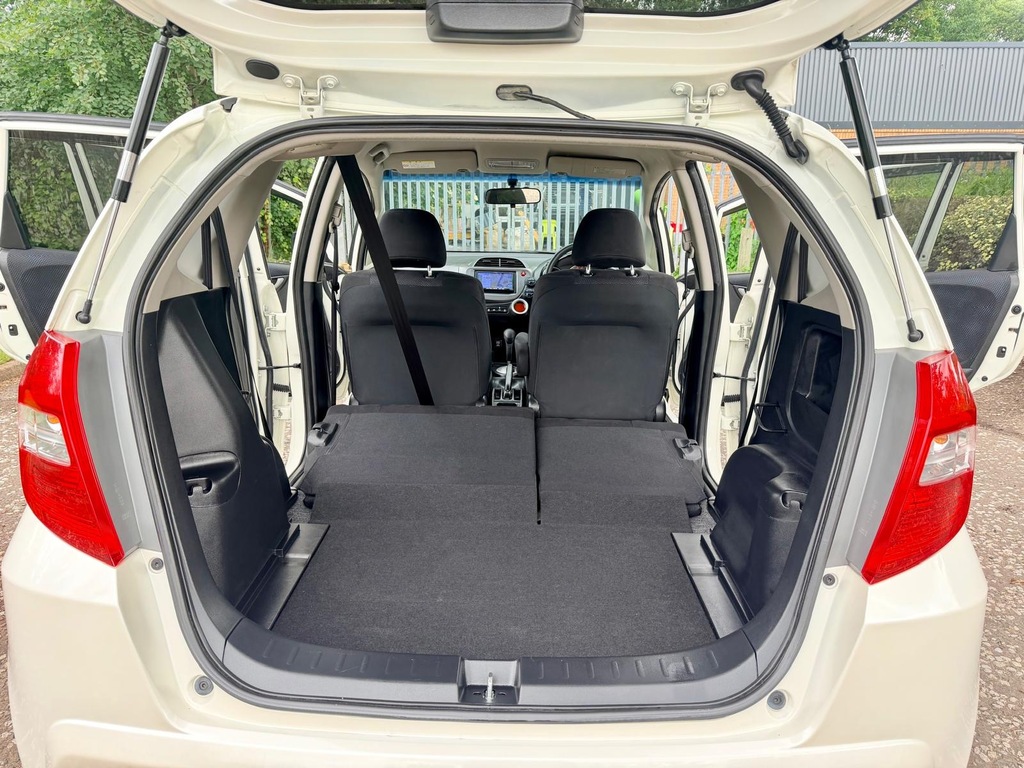 Honda Fit 1.5 Hybrid Hatchback Grey #15