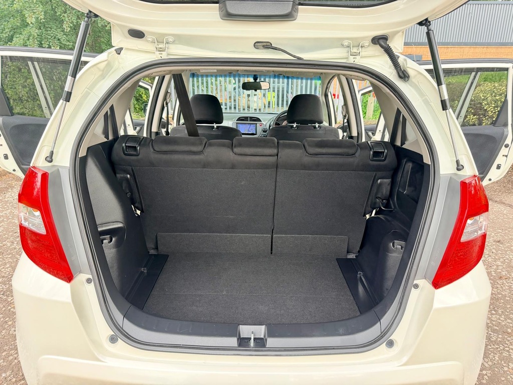 Honda Fit 1.5 Hybrid Hatchback Grey #16