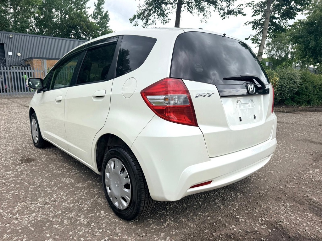 Honda Fit Jazz Fresh Import G Smart Esition 1.3 Hat White #6