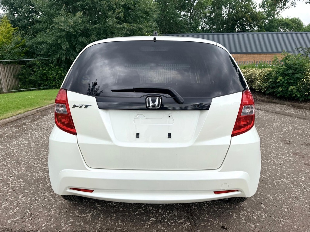 Honda Fit Jazz Fresh Import G Smart Esition 1.3 Hat White #5