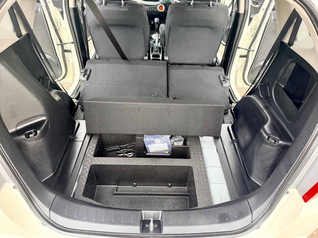 Honda Fit 1.5 Hybrid Hatchback Grey #17