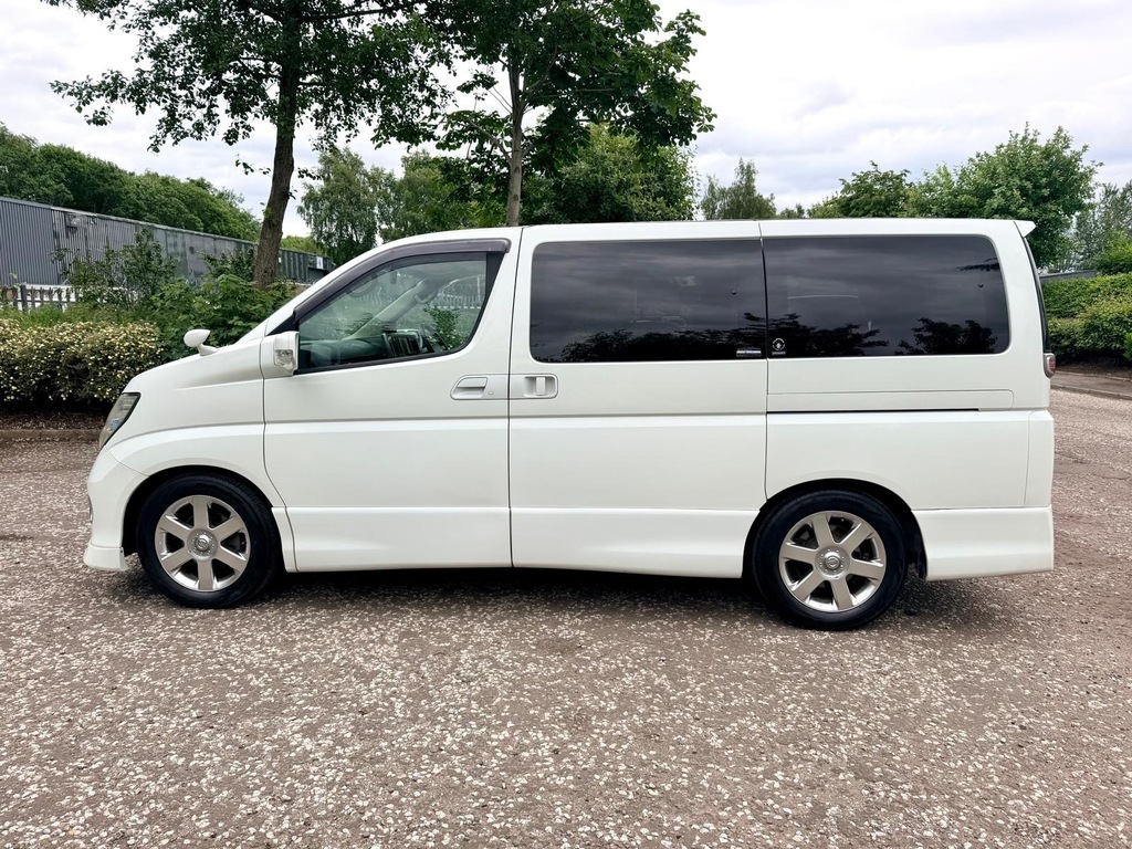 Nissan Elgrand Petrol White #7