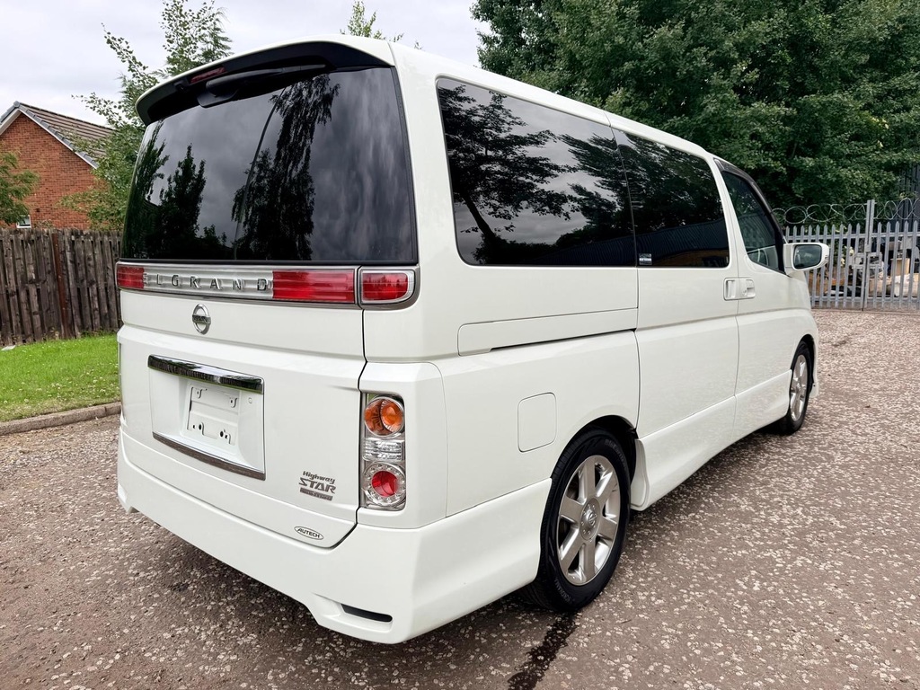 Nissan Elgrand Highway Star Fresh Import 8 Seats Mpv 4 Grade White #6