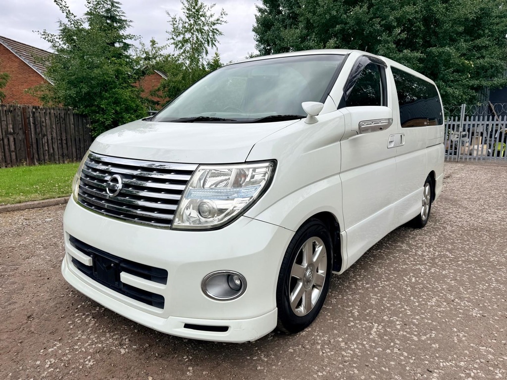 Nissan Elgrand Highway Star Fresh Import 8 Seats Mpv 4 Grade White #3