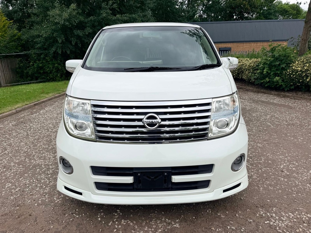 Nissan Elgrand Highway Star Fresh Import 8 Seats Mpv 4 Grade White #2