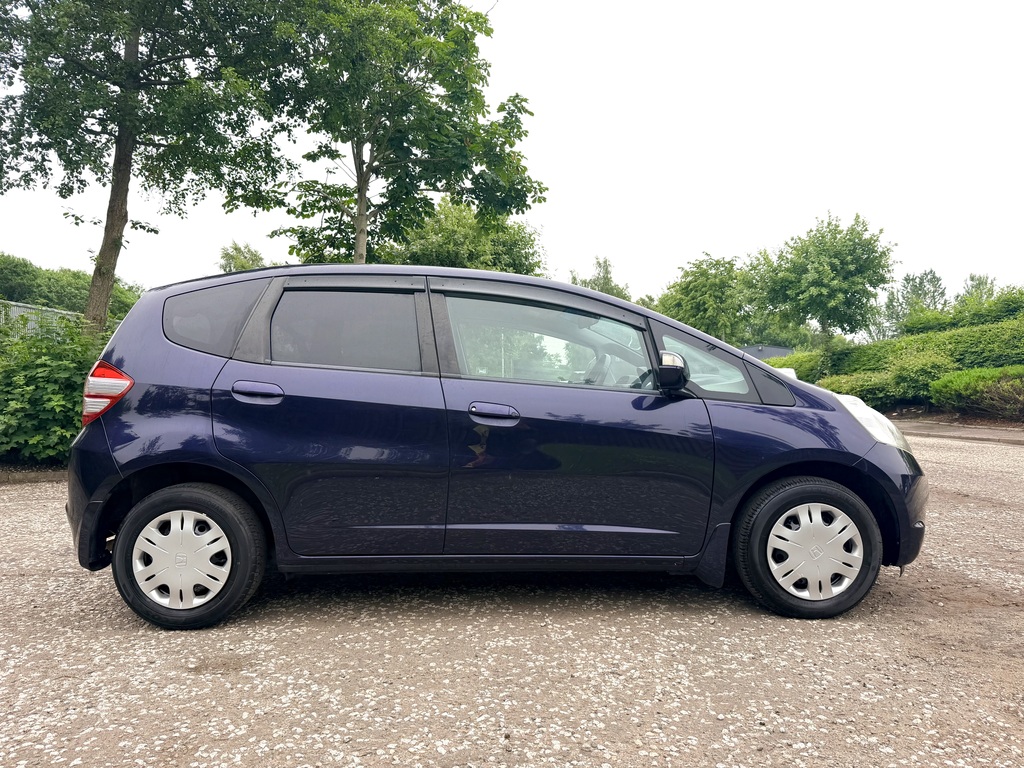 Honda Fit 2010 0L White #7