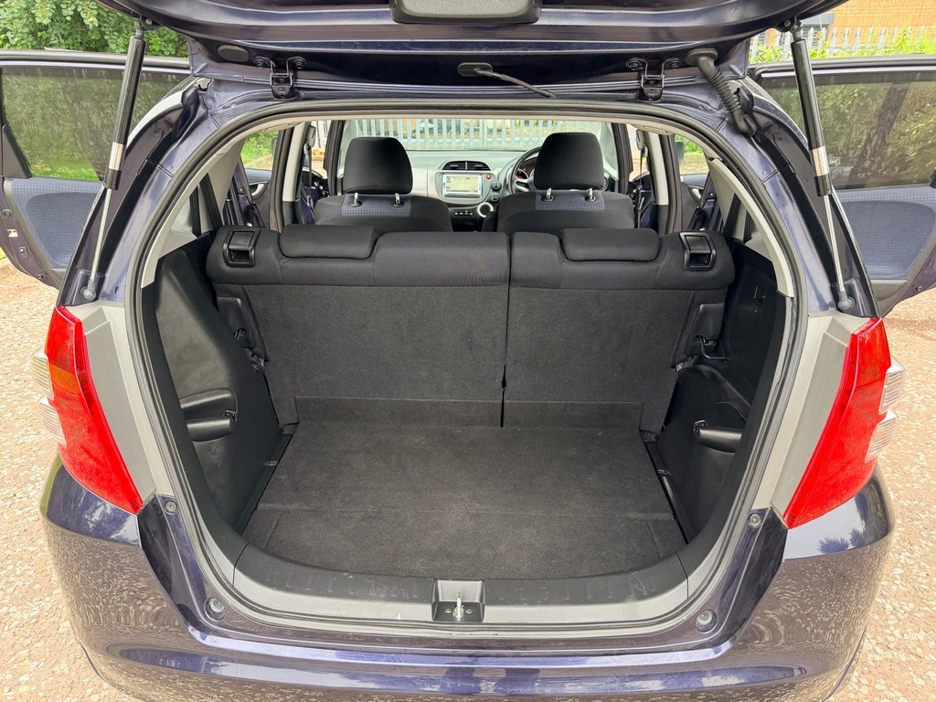 Honda Fit 2010 0L White #15