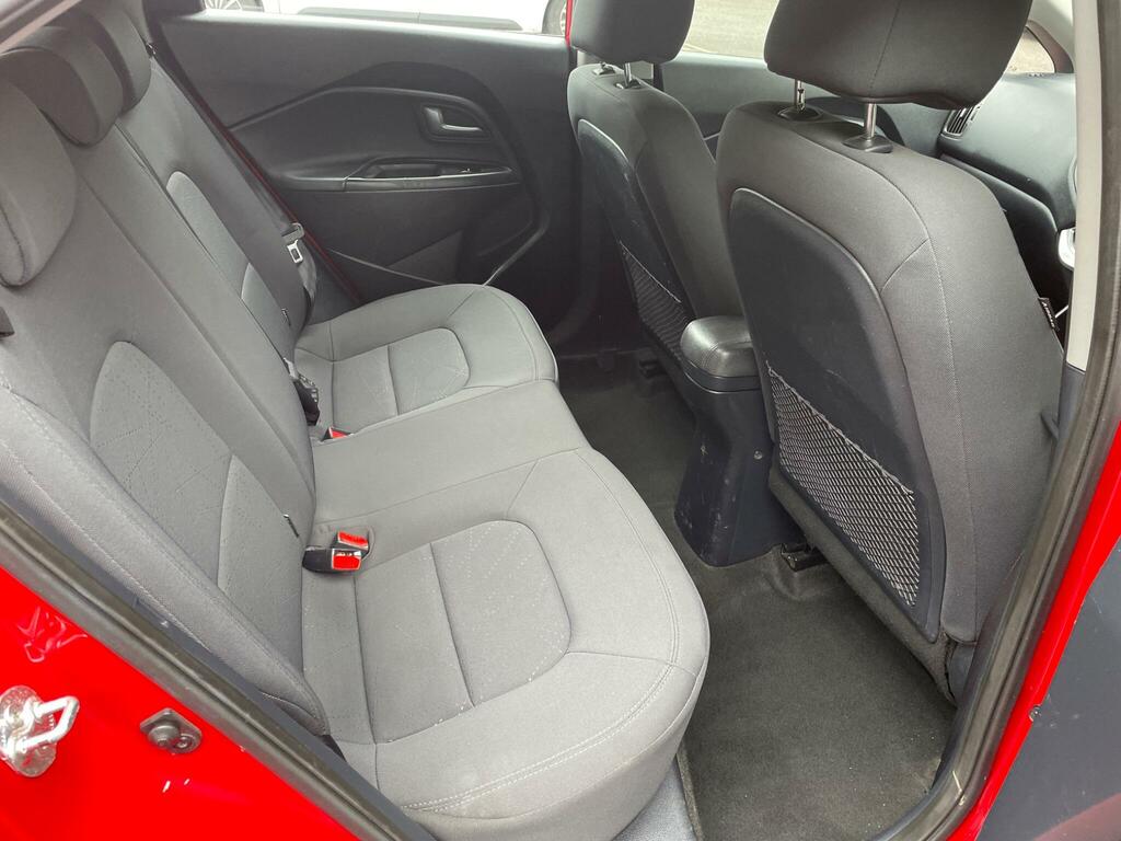 Kia RIO Hatchback 1.25 White #19