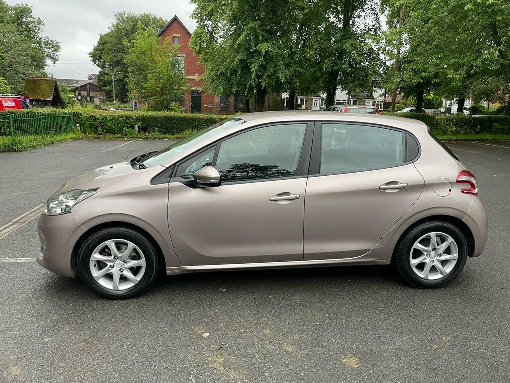 Peugeot 208 Active Grey #9