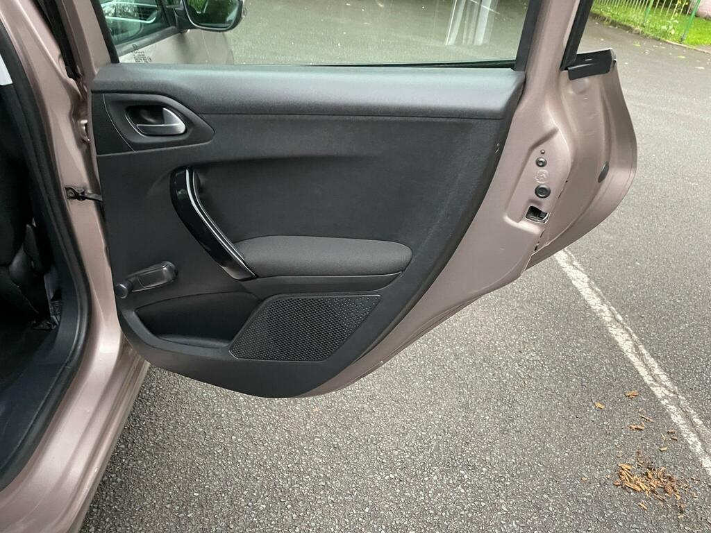 Peugeot 208 Active Grey #29