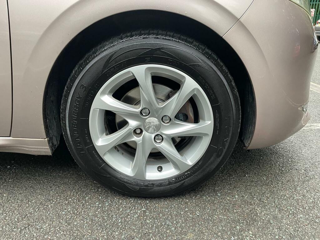 Peugeot 208 Active Grey #35
