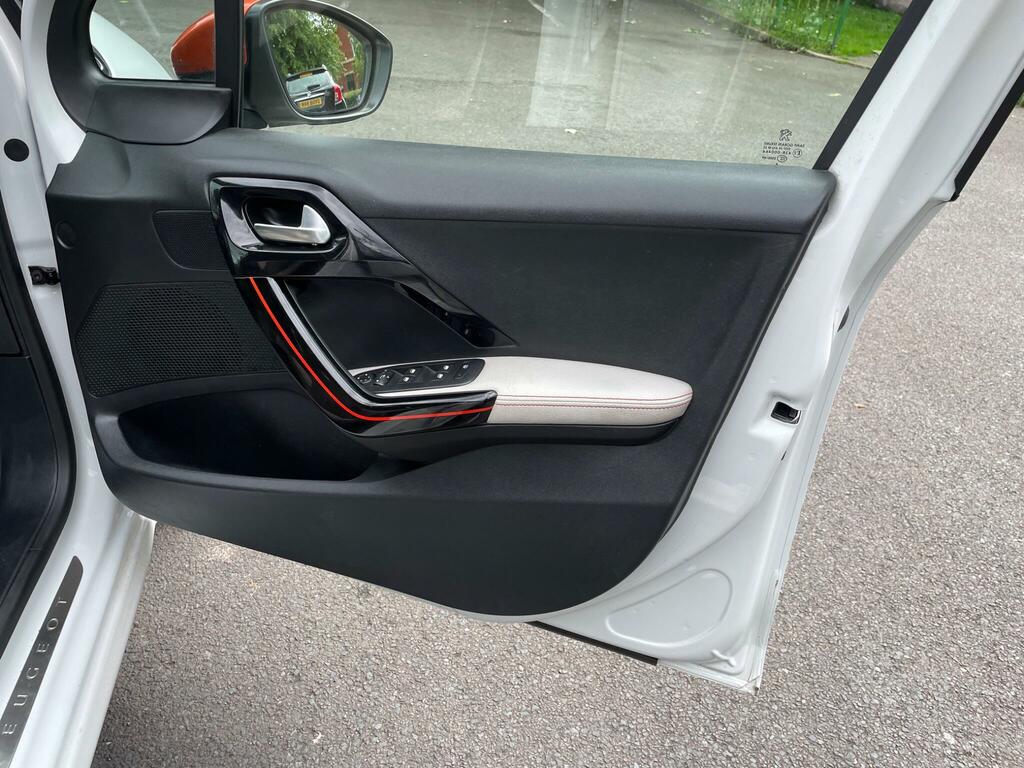 Peugeot 208 Active Grey #37