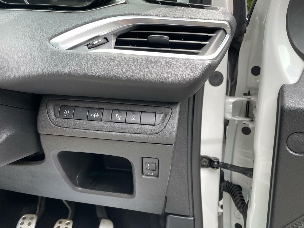 Peugeot 208 Active Grey #24