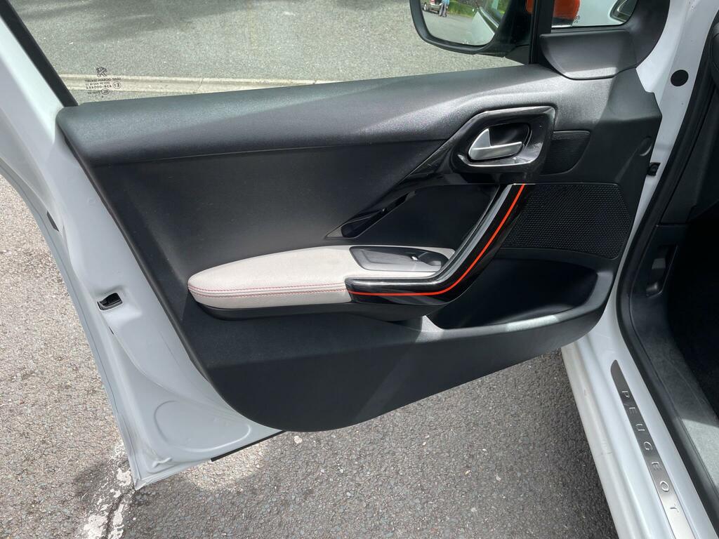 Peugeot 208 Active Grey #39