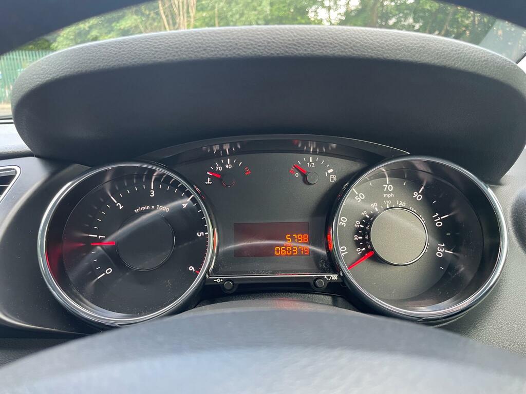 Peugeot 3008 E-hdi Active Grey #26