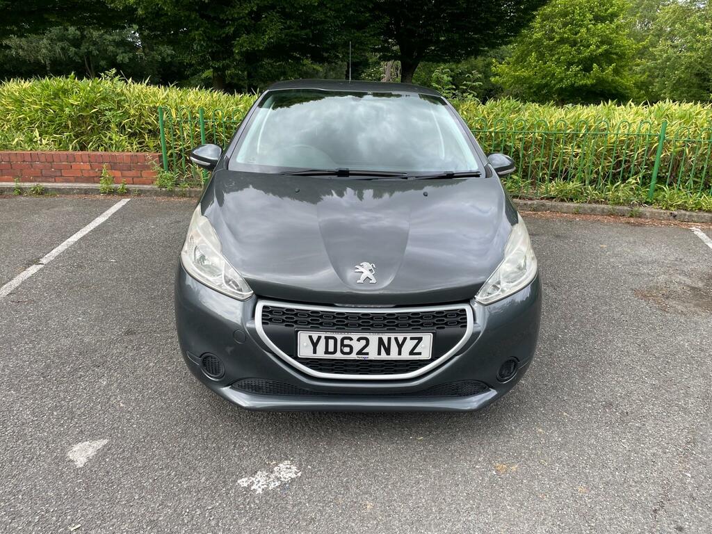 Peugeot 208 Access Grey #2