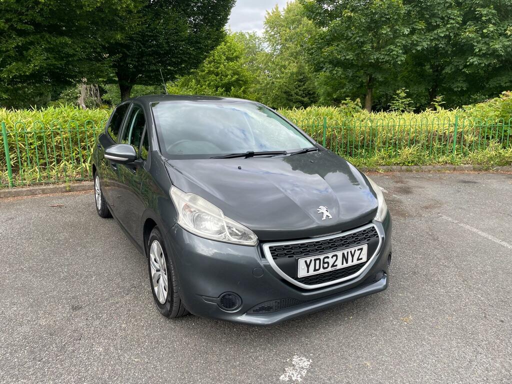 Peugeot 208 Access Grey #3