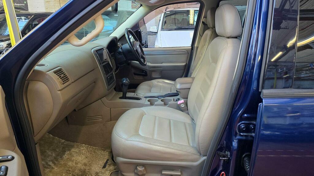 Ford Explorer Suv 4.0 Xlt 7 Seats Low Mileage 2005 Black #20