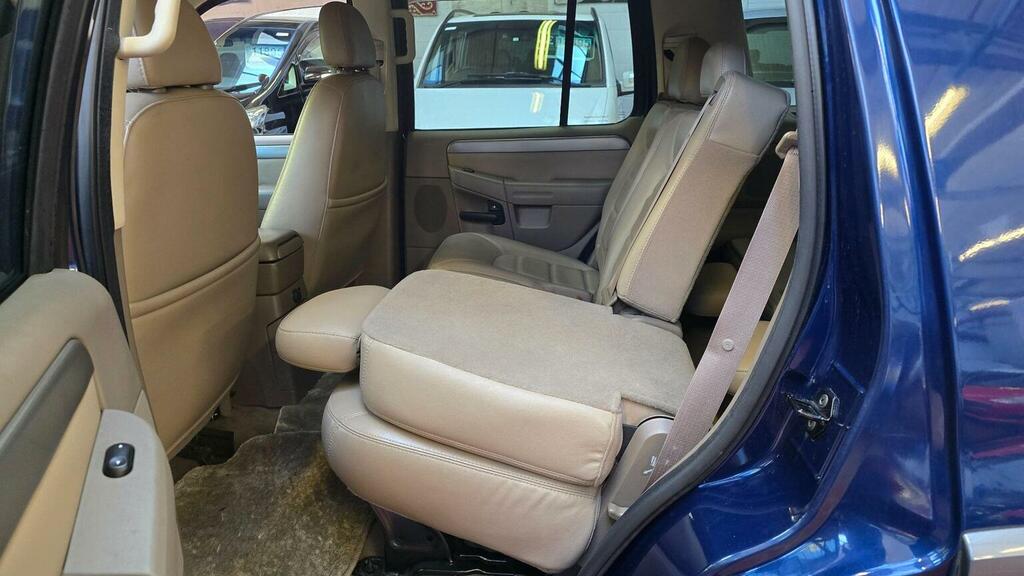Ford Explorer Suv 4.0 Xlt 7 Seats Low Mileage 2005 Black #21