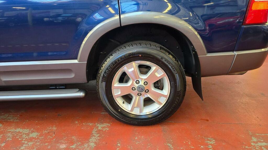 Ford Explorer Suv 4.0 Xlt 7 Seats Low Mileage 2005 Black #47