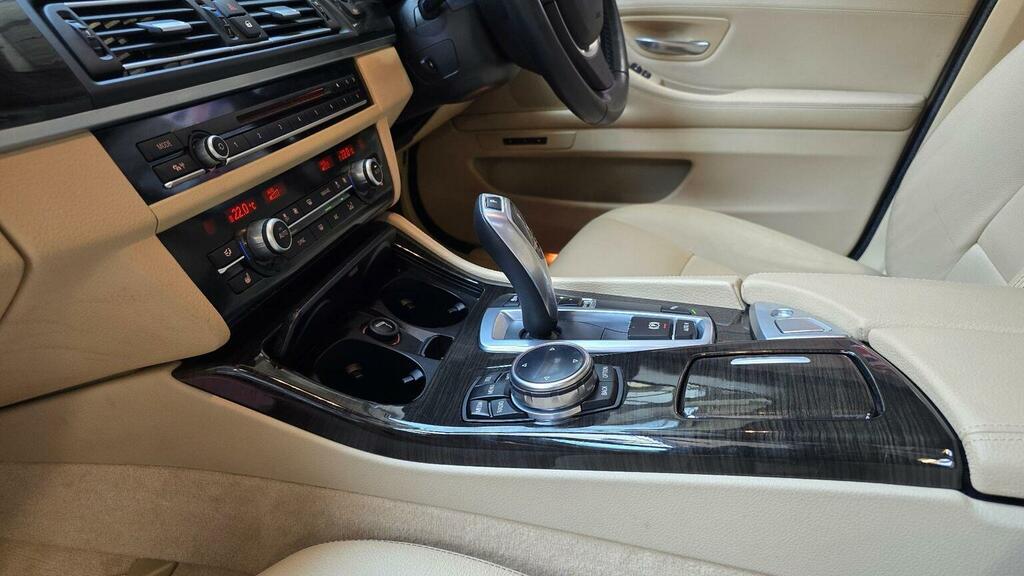 BMW 5 Series 3.0 530D M Sport White #23