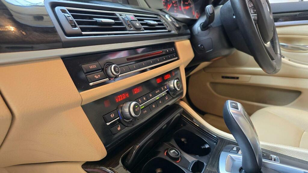 BMW 5 Series 3.0 530D M Sport White #24
