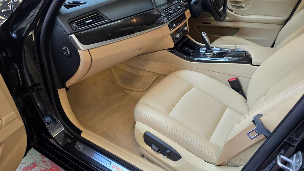 BMW 5 Series 3.0 530D M Sport White #25