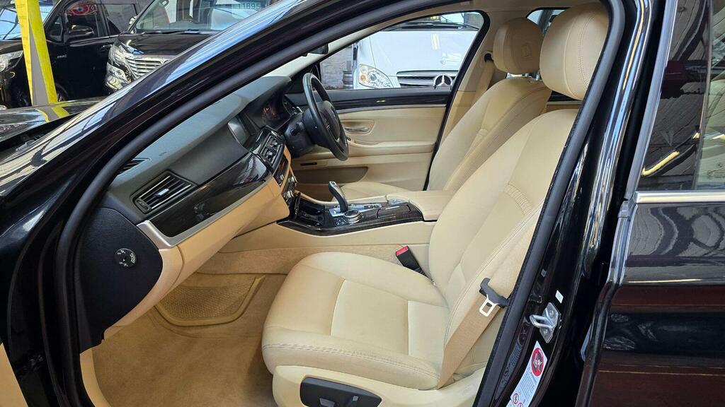 BMW 5 Series 3.0 530D M Sport White #26