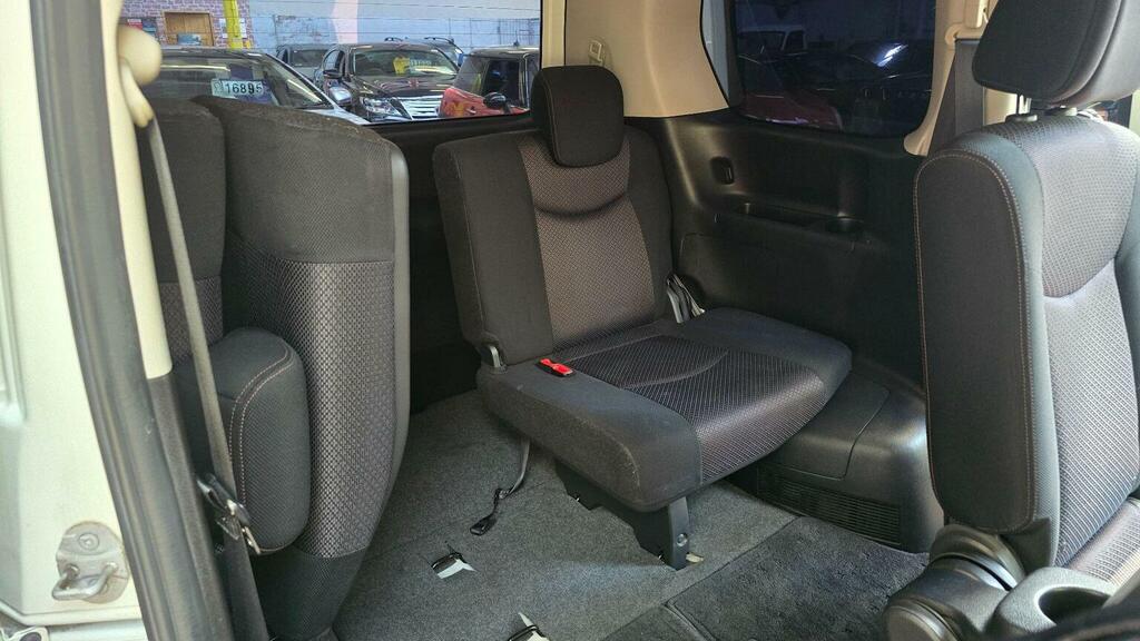 Nissan Serena Blue #17